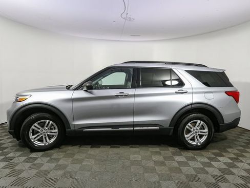 Used 2023 Ford Explorer XLT w/ Equipment Group 202A image 6