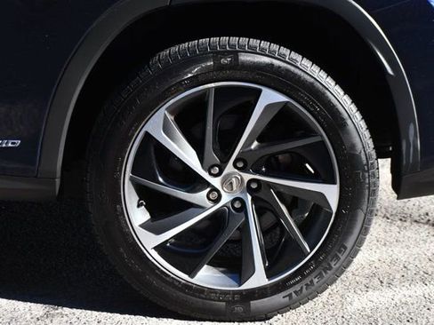 Used 2017 Lexus RX 450h AWD w/ Luxury Package image 11