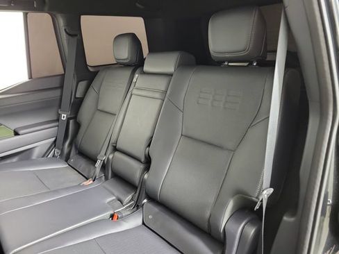 Used 2024 Lexus GX 550 AWD/4WD image 13