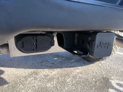 Used 2022 Jeep Wrangler Unlimited Rubicon w/ Trailer Tow Package image 42