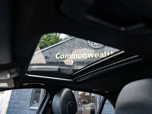 Used 2019 Mercedes-Benz E 300 4MATIC image 44