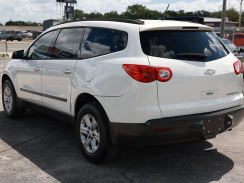 Used 2012 Chevrolet Traverse LS FWD image 5