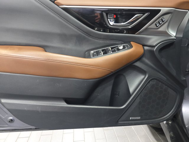 Used 2022 Subaru Outback Touring AWD/4WD image 7