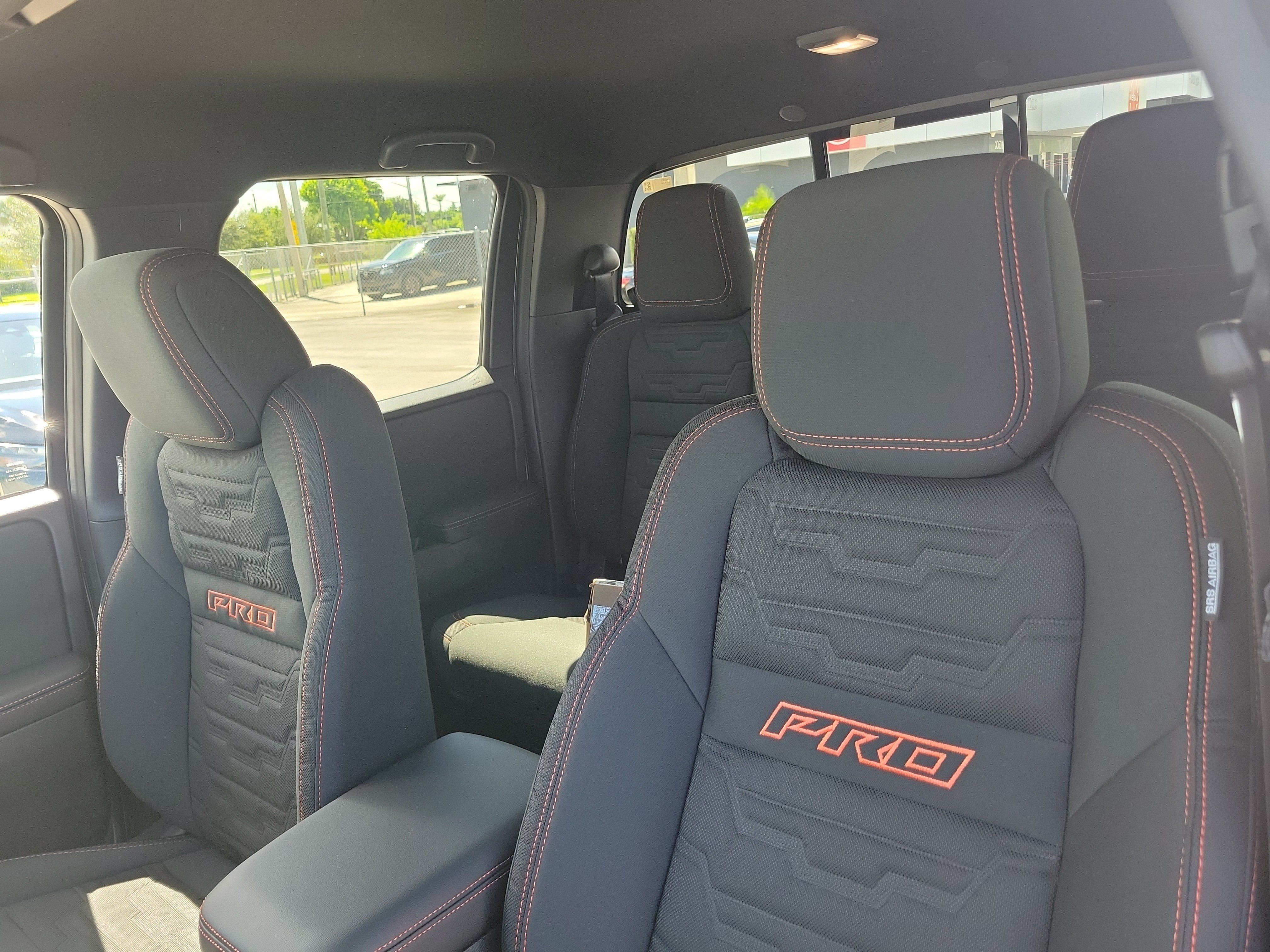 New 2027 Nissan Frontier PRO-4X w/ Pro Convenience Package RWD image 18
