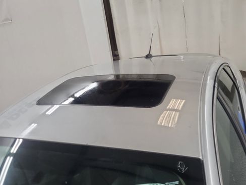 Used 2018 Ford Fusion Titanium image 4