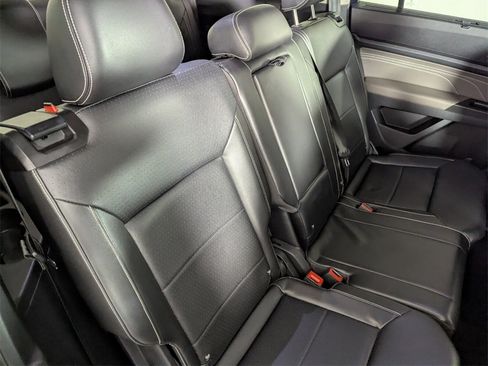 Used 2022 Volkswagen Atlas SE image 32