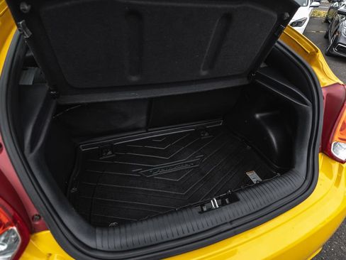 Used 2012 Hyundai Veloster w/ Style Pkg FWD image 27