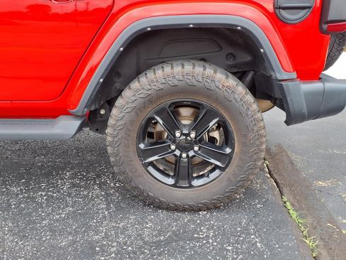 Used 2021 Jeep Wrangler Unlimited Sahara AWD/4WD image 25