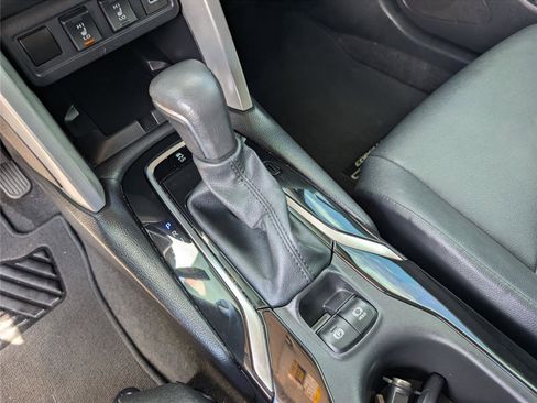 Used 2024 Toyota Corolla Cross XLE w/ Convenience Package image 19