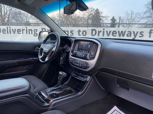 Used 2018 GMC Canyon SLE image 16