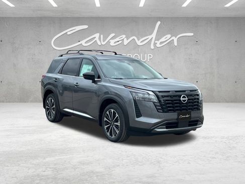 New 2026 Nissan Pathfinder Platinum image 2