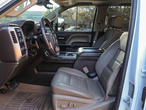 Used 2016 GMC Sierra 3500 Denali w/ Duramax Plus Package image 17