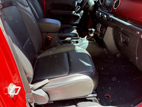 Used 2021 Jeep Wrangler Unlimited Rubicon AWD/4WD image 13