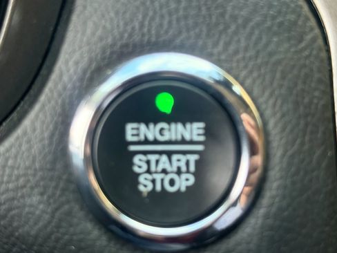 Used 2020 Ford Fusion SE image 24