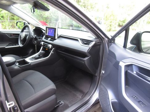 Certified 2025 Toyota RAV4 LE AWD/4WD image 17