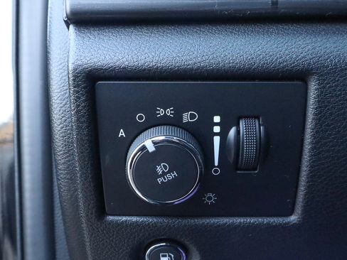 Used 2022 Jeep Grand Cherokee Laredo X image 17