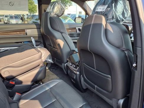 New 2026 Cadillac Vistiq Sport image 21