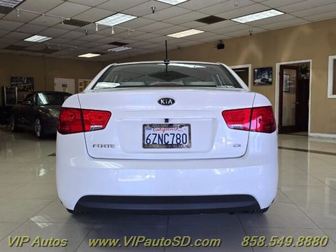 Used 2013 Kia Forte EX image 9