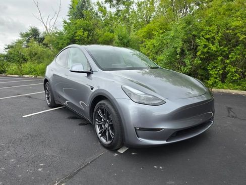 Used 2025 Tesla Model Y Long Range AWD/4WD image 69