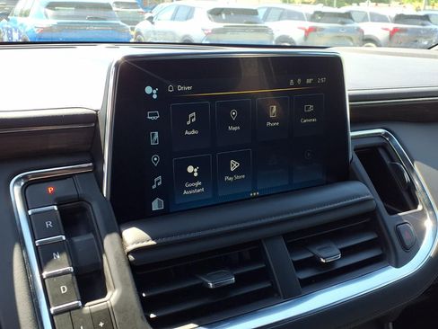 Used 2024 Chevrolet Suburban LT AWD/4WD image 9