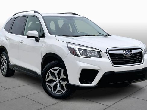 Used 2020 Subaru Forester Premium image 2