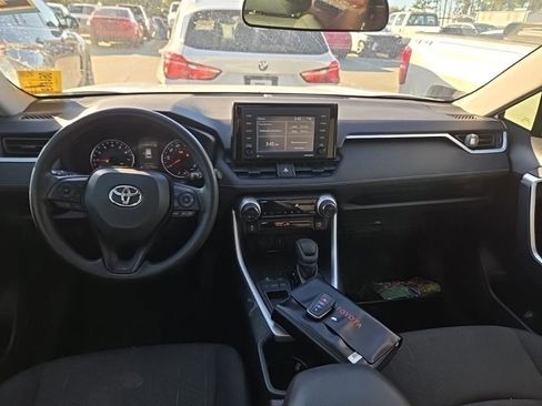 Used 2020 Toyota RAV4 XLE image 10