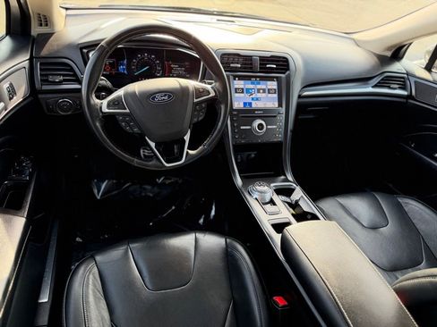 Used 2018 Ford Fusion Titanium image 25