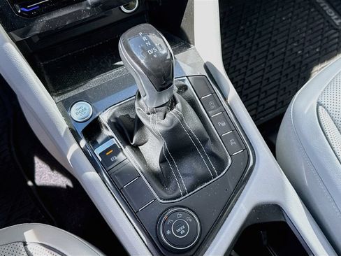 Certified 2023 Volkswagen Tiguan SEL R-Line AWD/4WD image 19