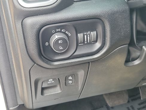 Used 2022 RAM 1500 Laramie AWD/4WD image 23