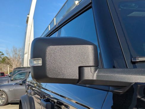 New 2025 Ford Bronco Badlands image 11