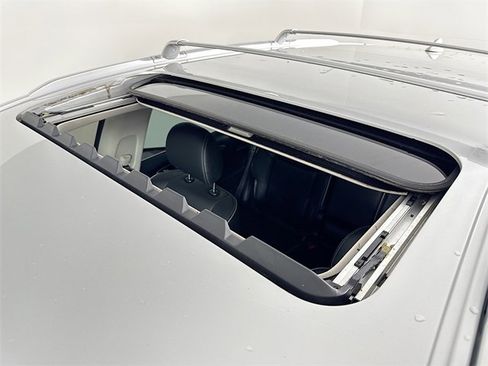 Used 2019 INFINITI QX60 Luxe w/ Essential Package image 38