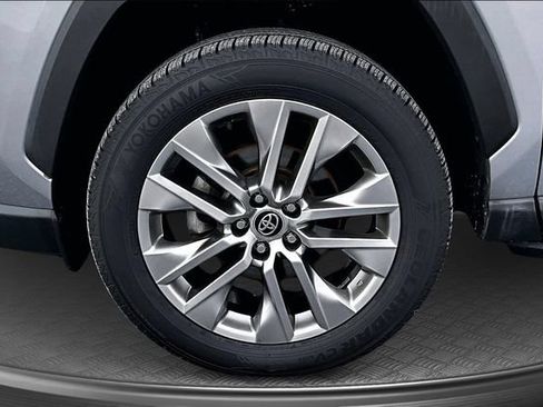 Used 2020 Toyota RAV4 Limited AWD/4WD image 34