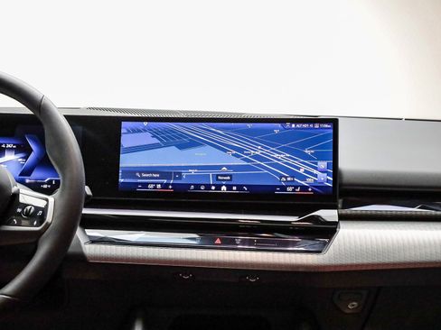 Certified 2025 BMW i5 eDrive40i w/ M Sport Package image 15