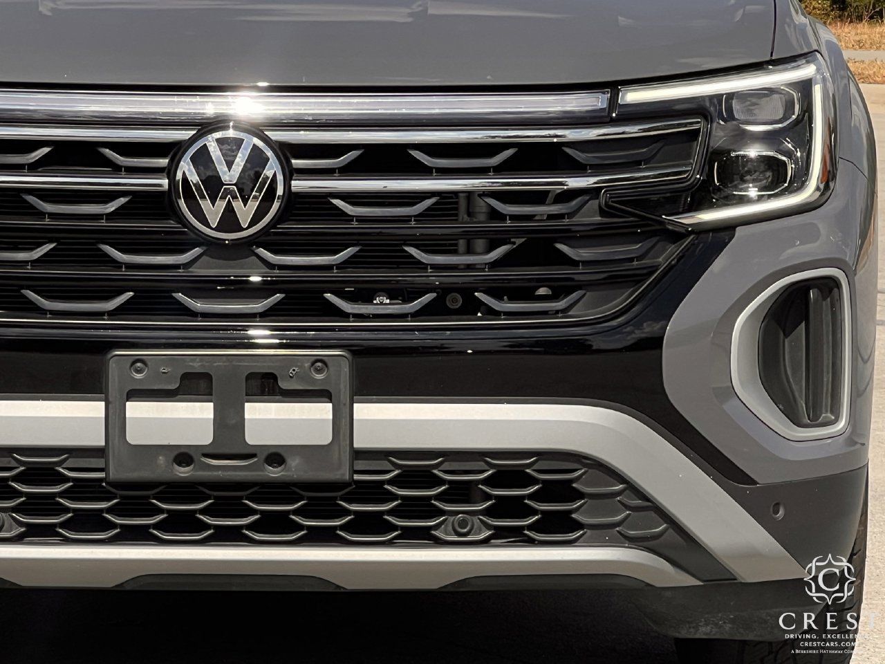Used 2025 Volkswagen Atlas Peak Edition SE AWD/4WD image 8