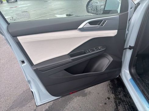 New 2026 Volkswagen Taos SE AWD/4WD image 45
