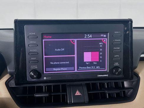 Used 2020 Toyota RAV4 LE FWD image 19