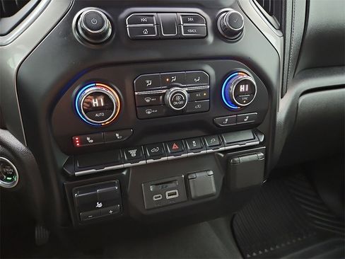 Used 2020 Chevrolet Silverado 2500 LTZ image 25