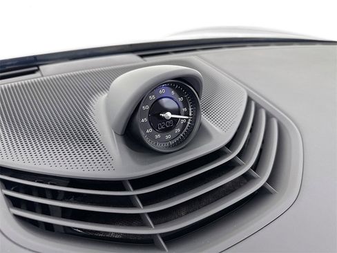 Used 2023 Porsche Taycan 4S image 17