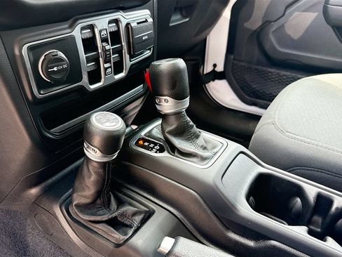 Used 2023 Jeep Wrangler Unlimited AWD/4WD image 18