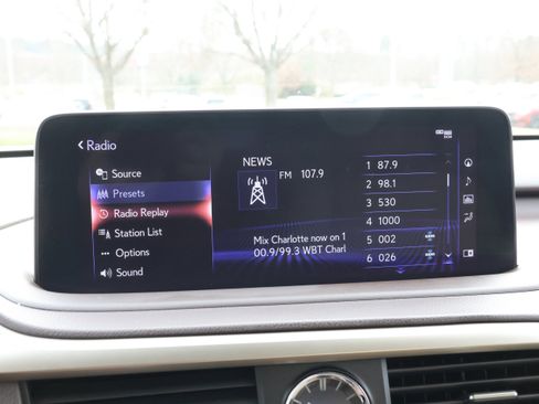 Used 2020 Lexus RX 350L FWD w/ Premium Package image 22