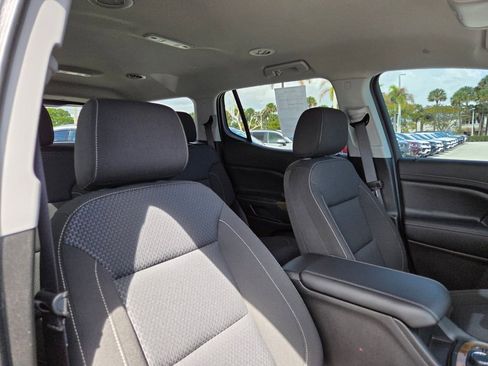 Used 2023 GMC Acadia SLE w/ Driver Convenience Package image 11