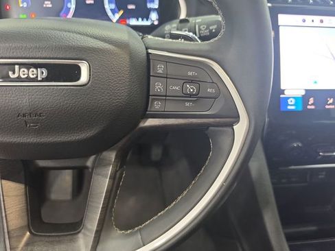 Used 2023 Jeep Grand Cherokee Limited AWD/4WD image 18