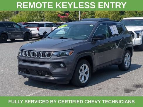 Used 2024 Jeep Compass Latitude AWD/4WD image 12