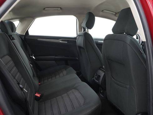 Used 2020 Ford Fusion SE AWD/4WD image 12