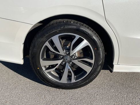 Used 2022 Honda Odyssey Touring image 11