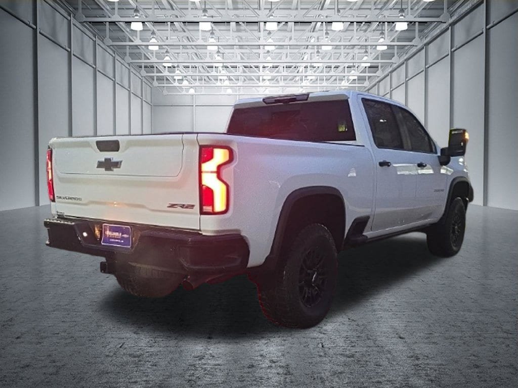 Certified 2026 Chevrolet Silverado 2500 ZR2 AWD/4WD image 8