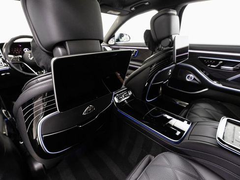 Certified 2024 Mercedes-Benz Maybach S 580 4MATIC image 31