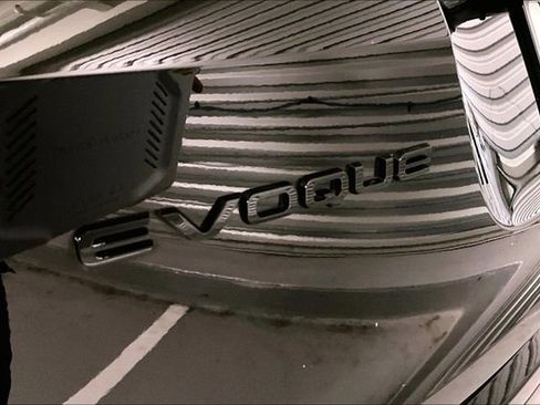 Certified 2024 Land Rover Range Rover Evoque Dynamic SE image 7