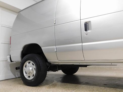 Used 2014 Ford E-250 and Econoline 250 w/ Power Group image 11