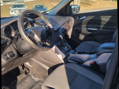 Used 2014 Ford Escape SE image 16